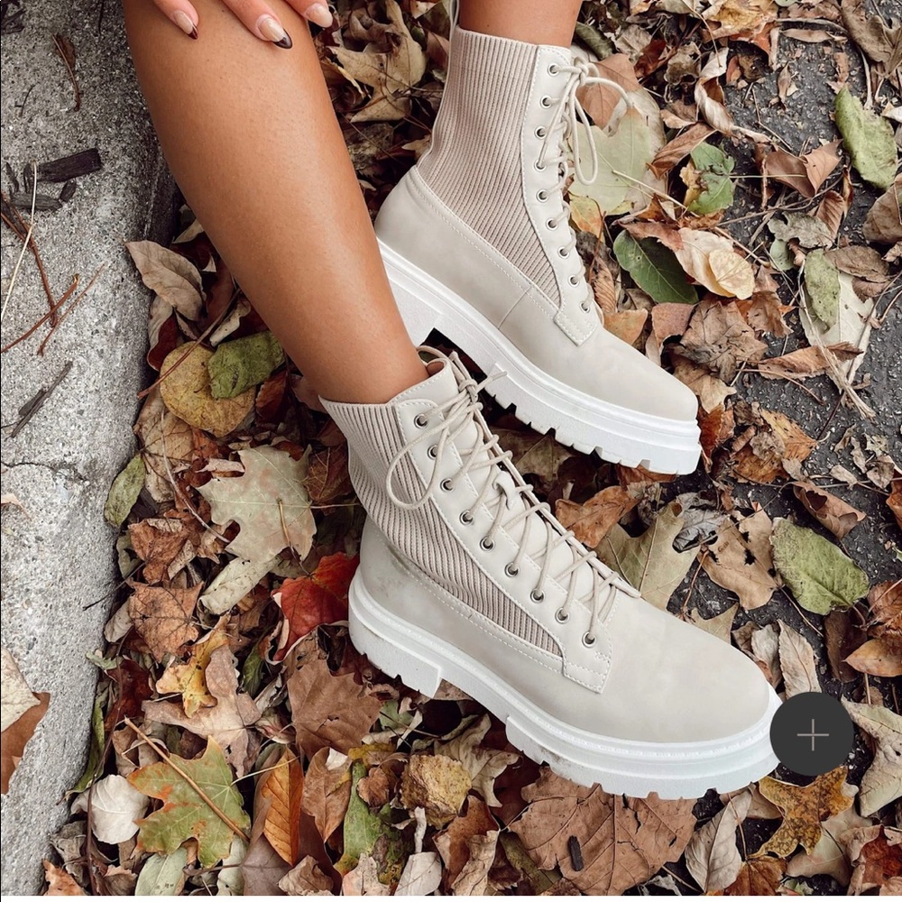 Cozy girl cream colored boots. Never worn